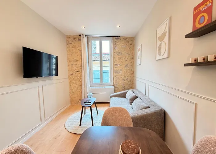 22 Close * Antibes
